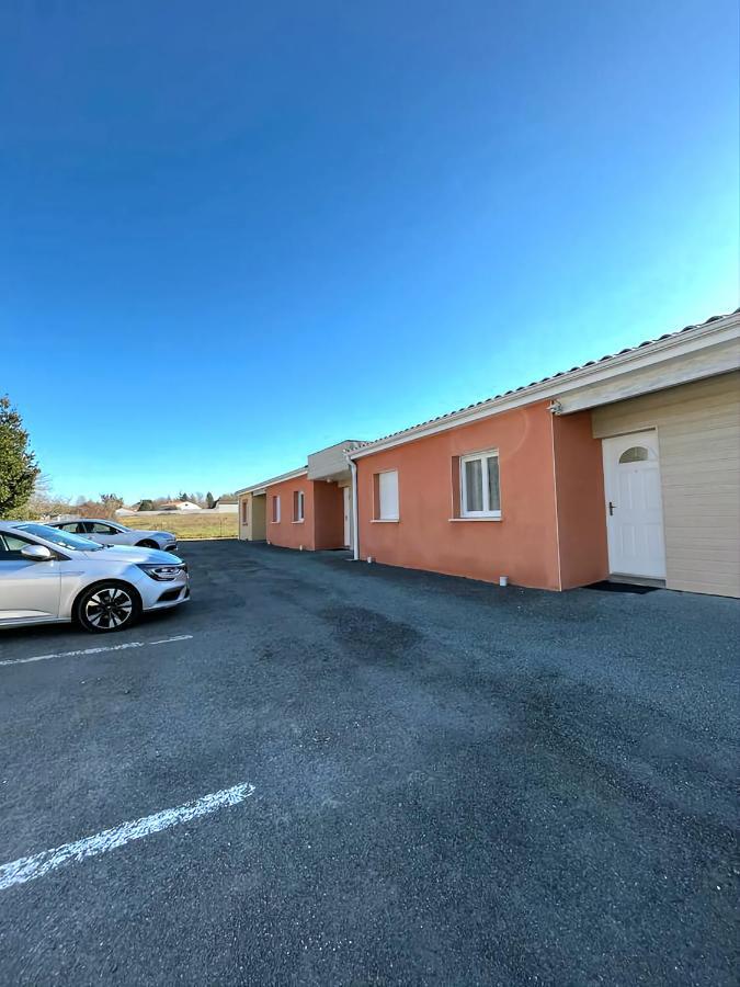Logement Thermale Et De Tourisme Les Acacias 2 Jonzac Exterior photo
